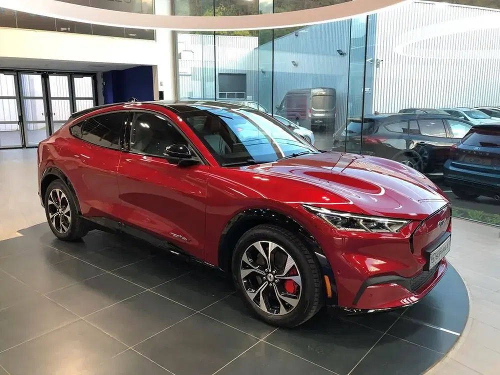 Ford Mustang Mach-E - 0