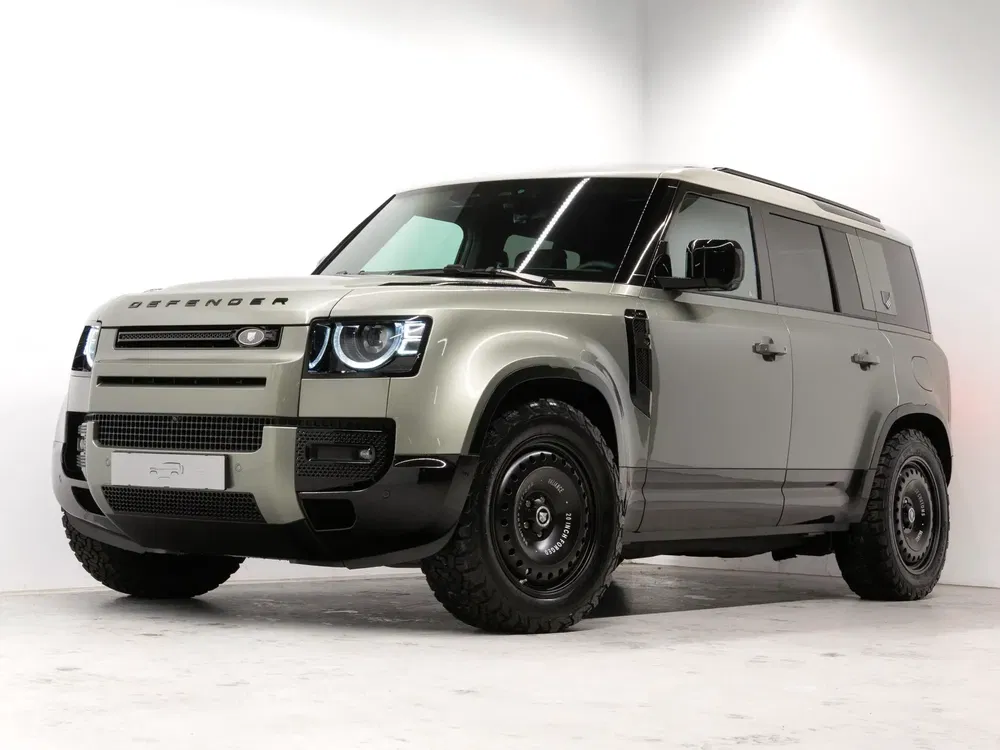 Land Rover Defender - 0