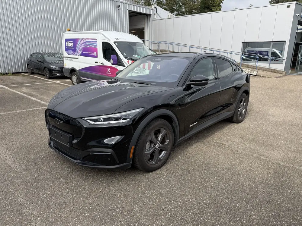 Ford Mustang - 0
