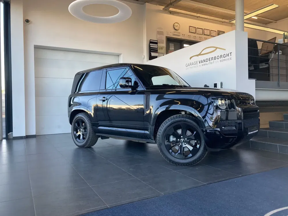 Land Rover Defender - 0