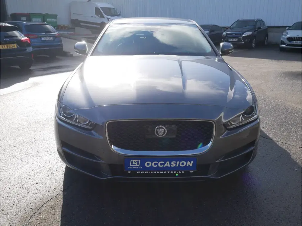 Jaguar XE - 0