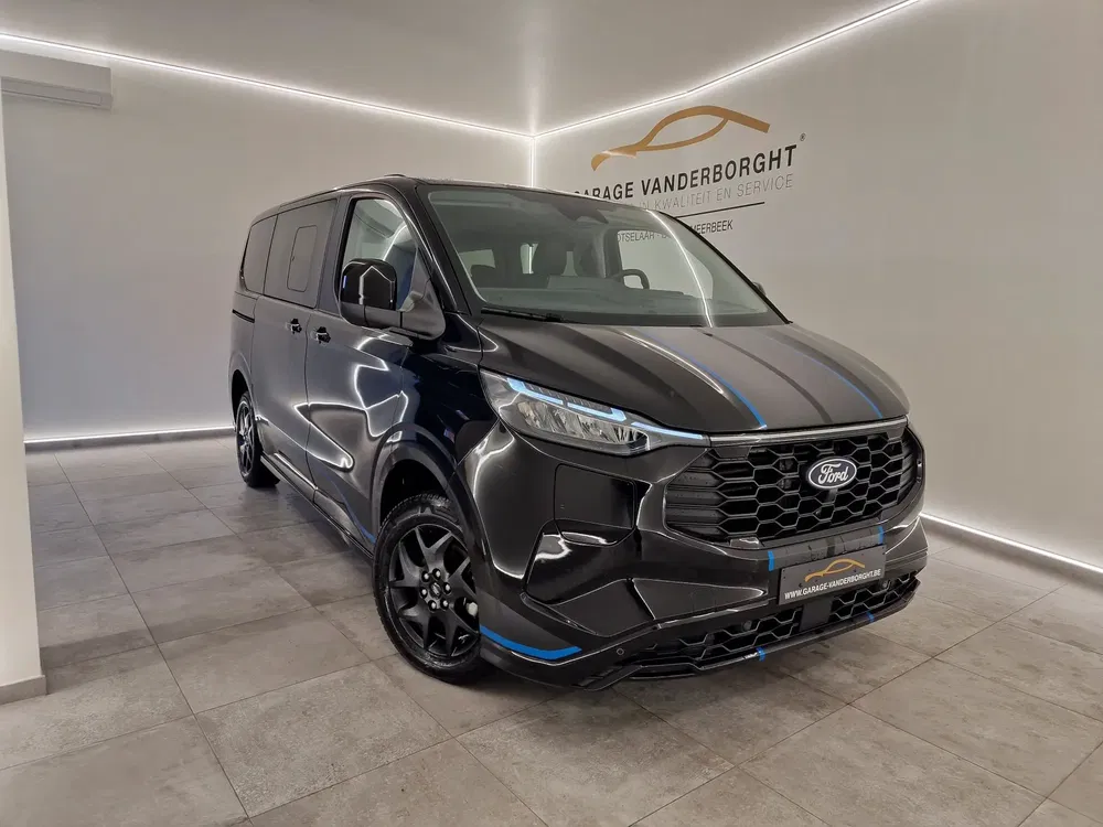 Ford Tourneo Custom - 0