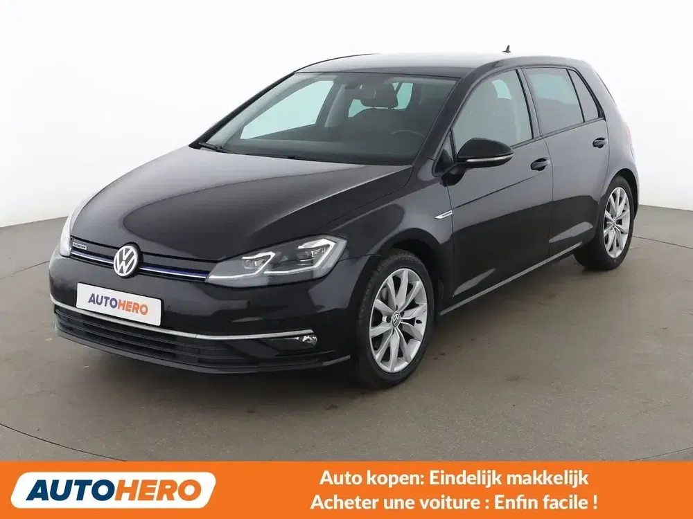 Volkswagen Golf - 0