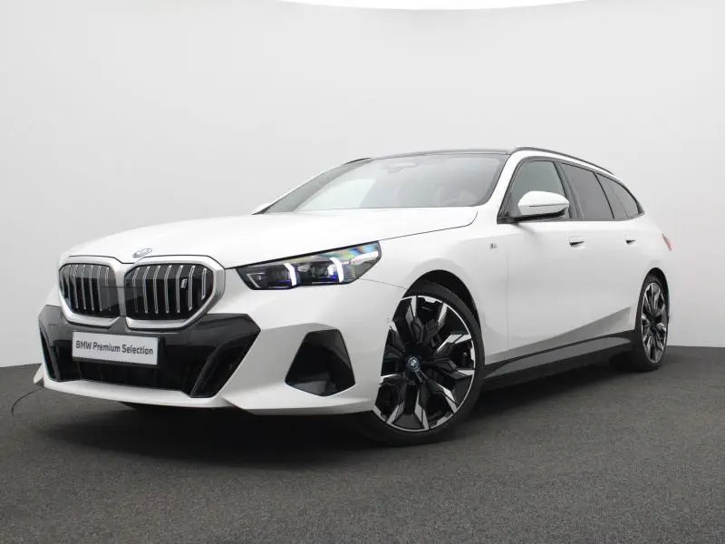 BMW i5 - 0
