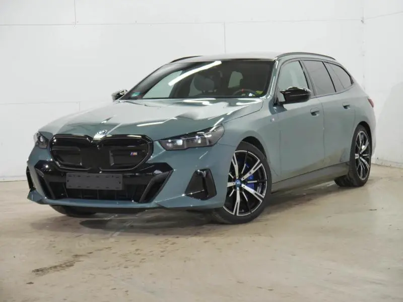 BMW i5 - 0
