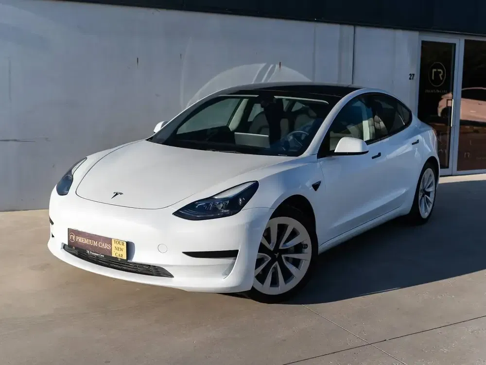 Tesla Model 3 - 0