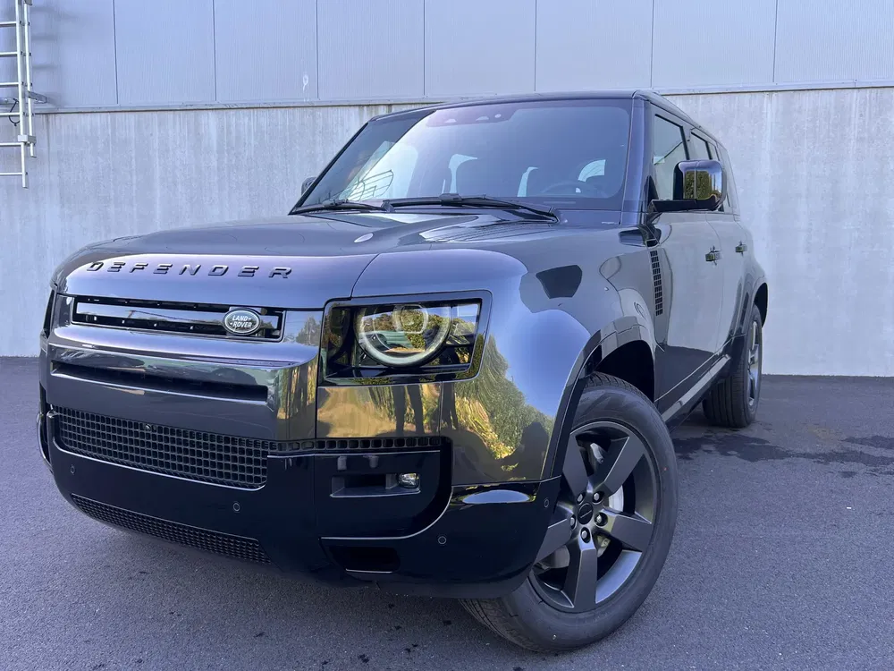 Land Rover Defender - 0