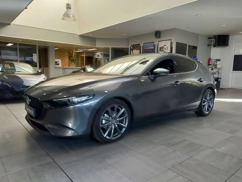Mazda 3 - 0