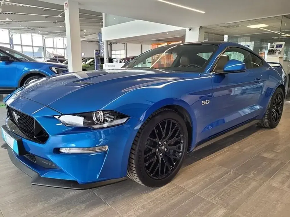 Ford Mustang - 0