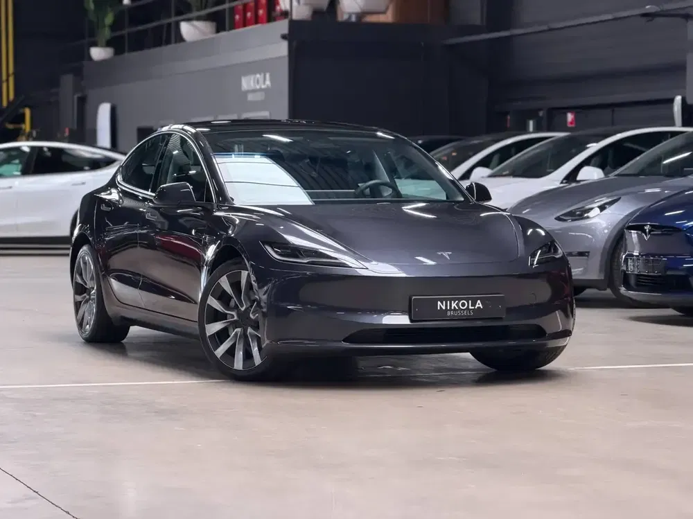 Tesla Model 3 - 0