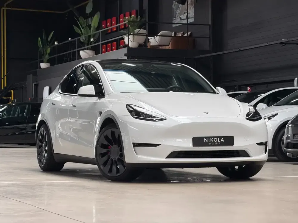 Tesla Model Y - 0