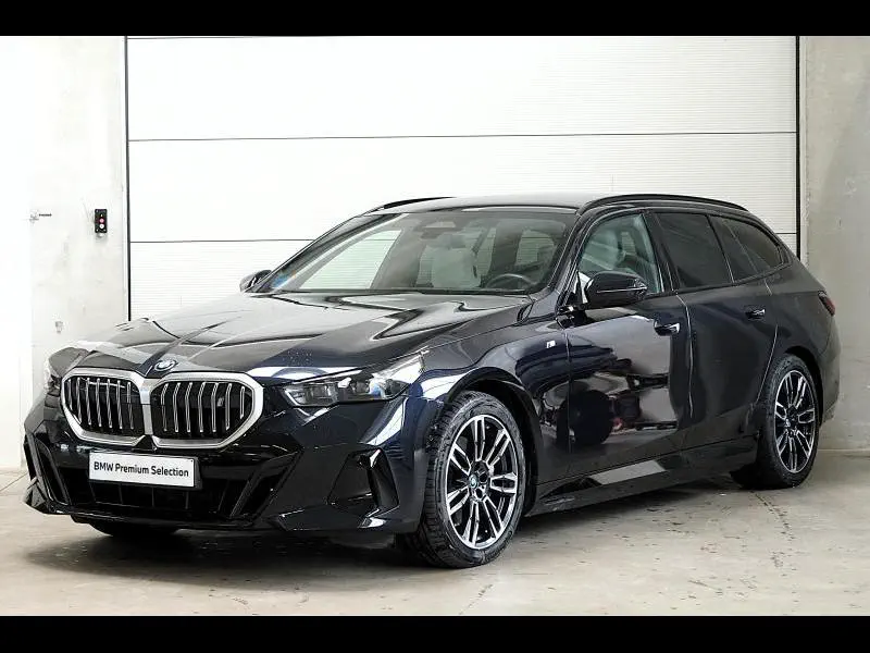BMW i5 - 0