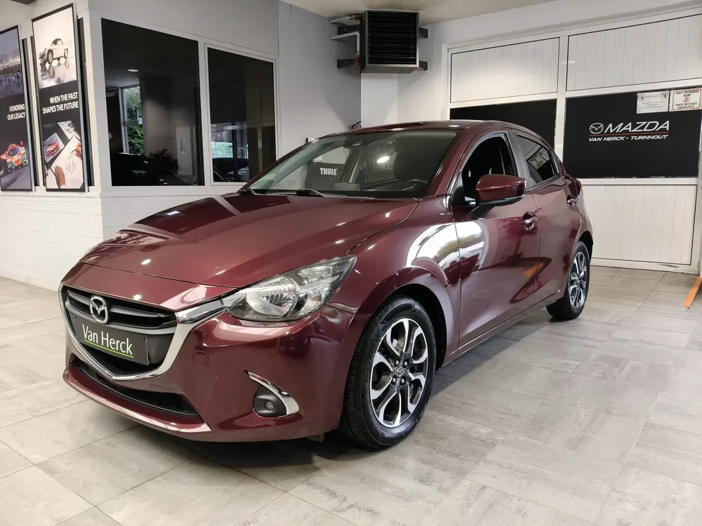 Mazda 2 - 0