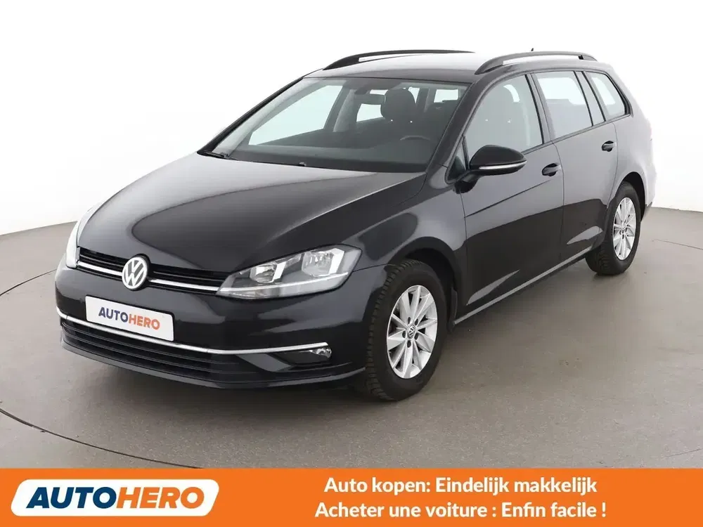 Volkswagen Golf - 0