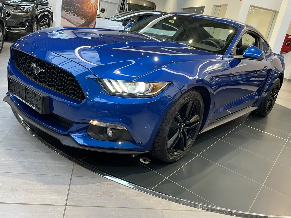Ford Mustang - 0