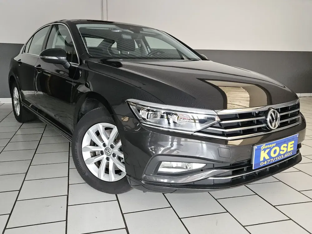 Volkswagen Passat - 0
