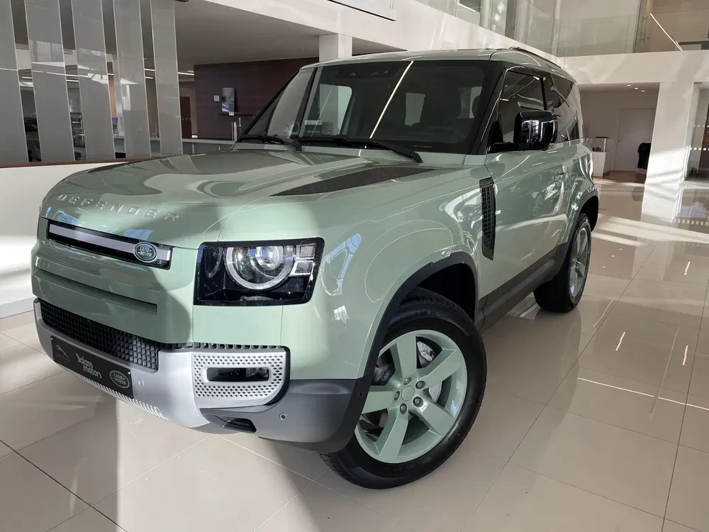 Land Rover Defender - 0