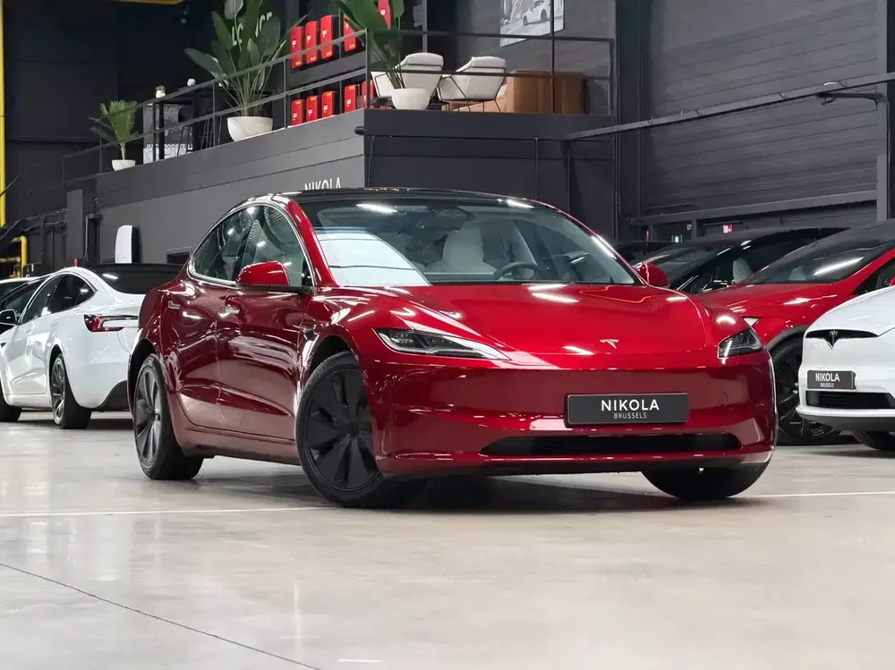 Tesla Model 3 - 0