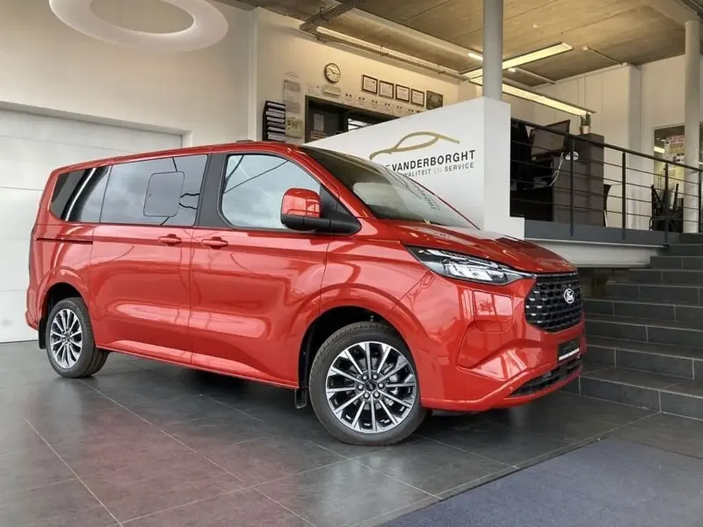 Ford Tourneo Custom - 0