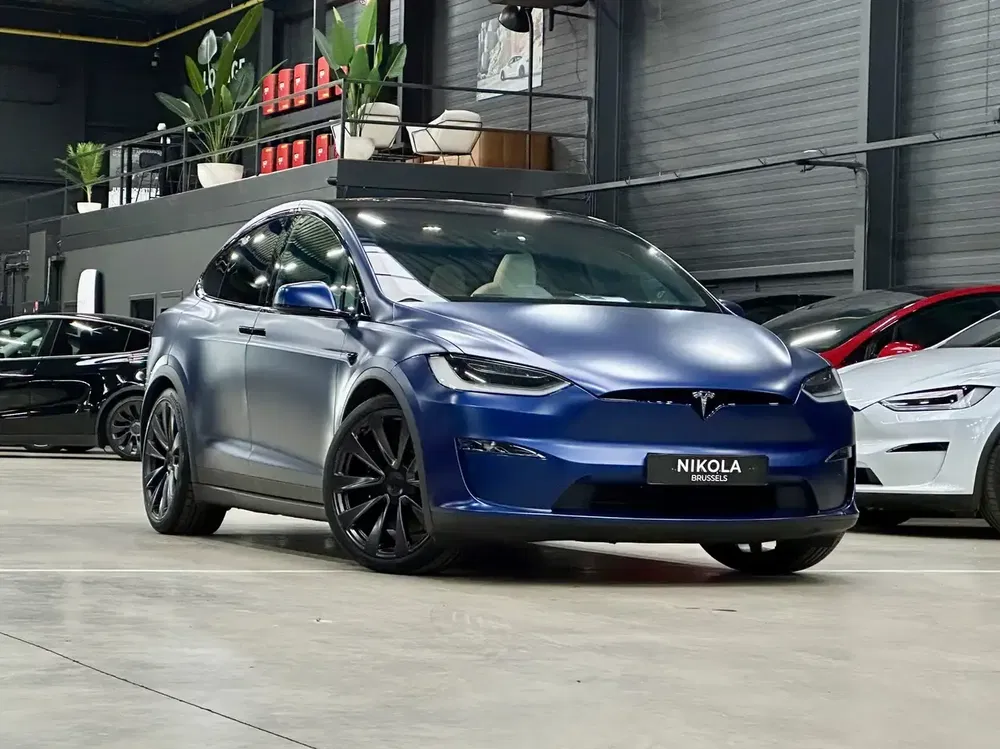 Tesla Model X - 0