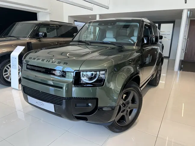 Land Rover Defender - 0
