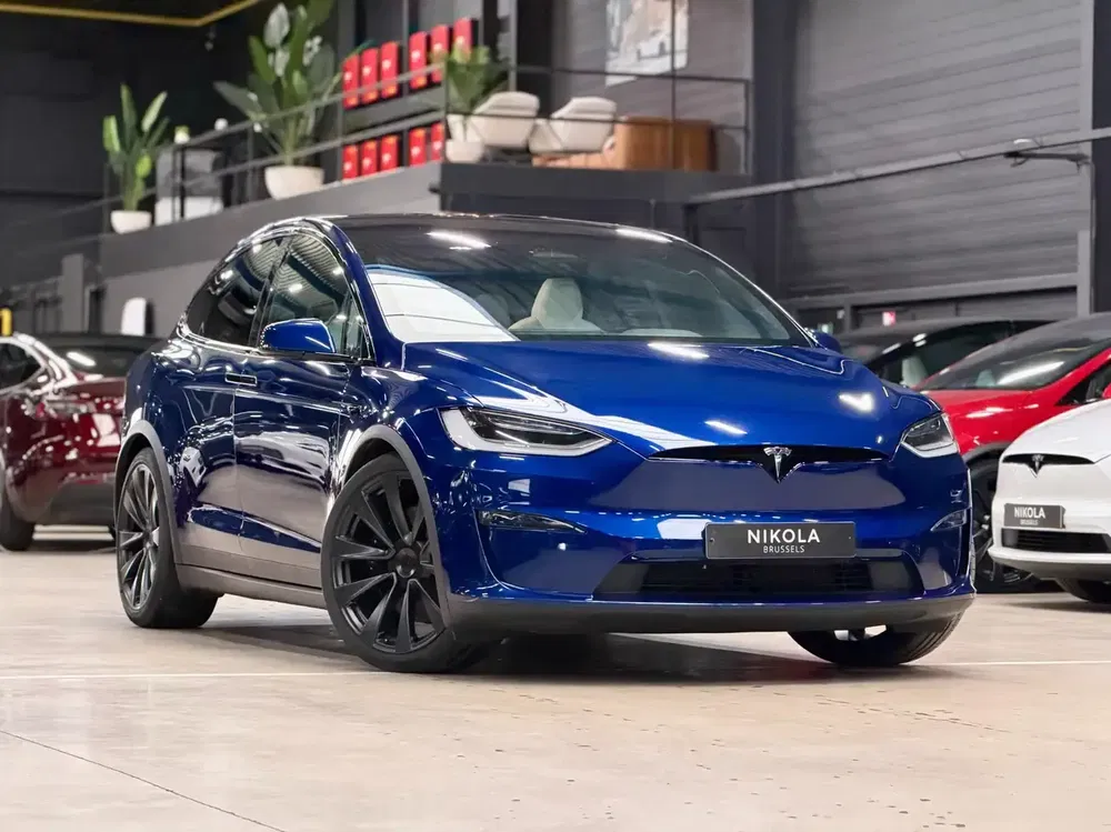 Tesla Model X - 0
