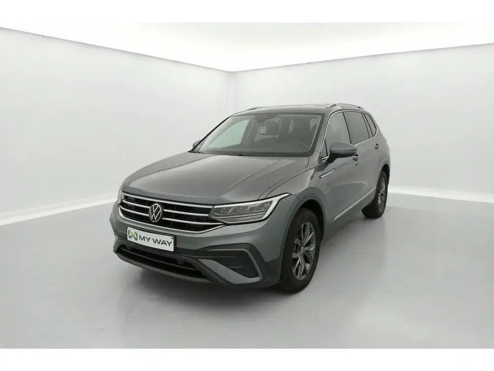 Volkswagen Tiguan - 0