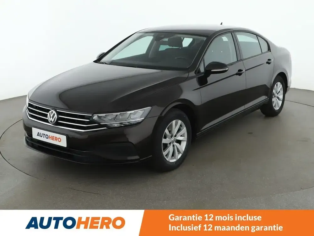 Volkswagen Passat - 0