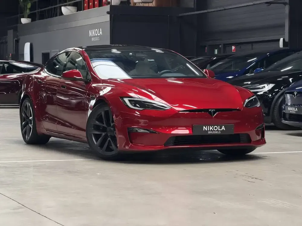 Tesla Model S - 0