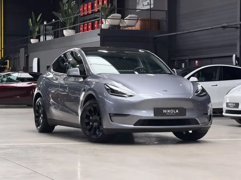 Tesla Model Y - 0