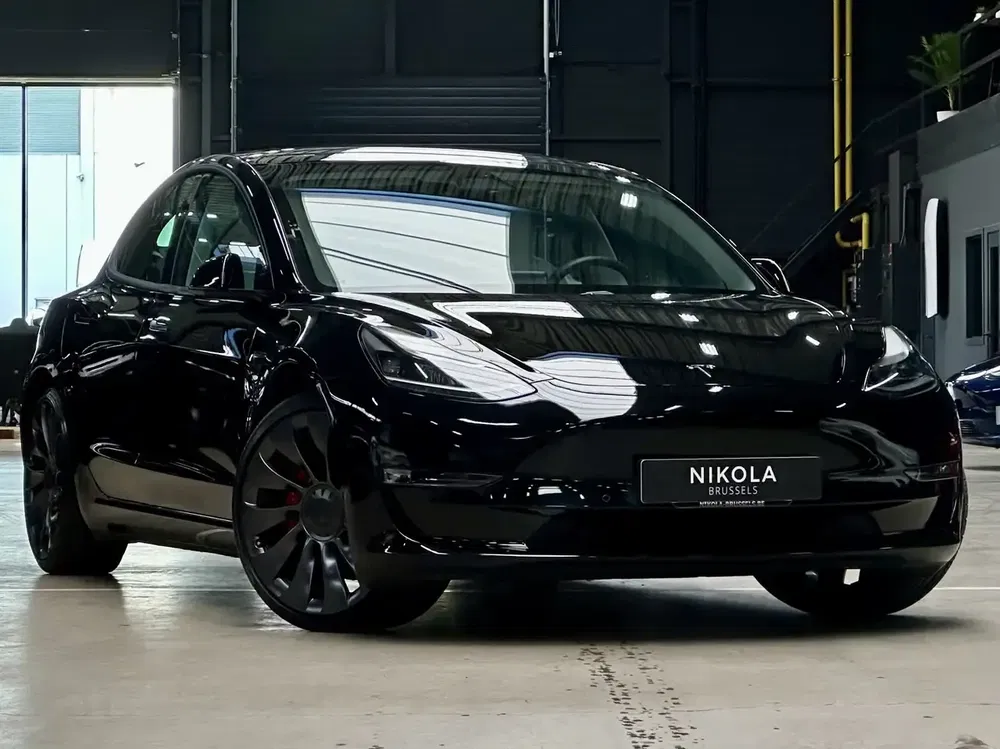 Tesla Model 3 - 0
