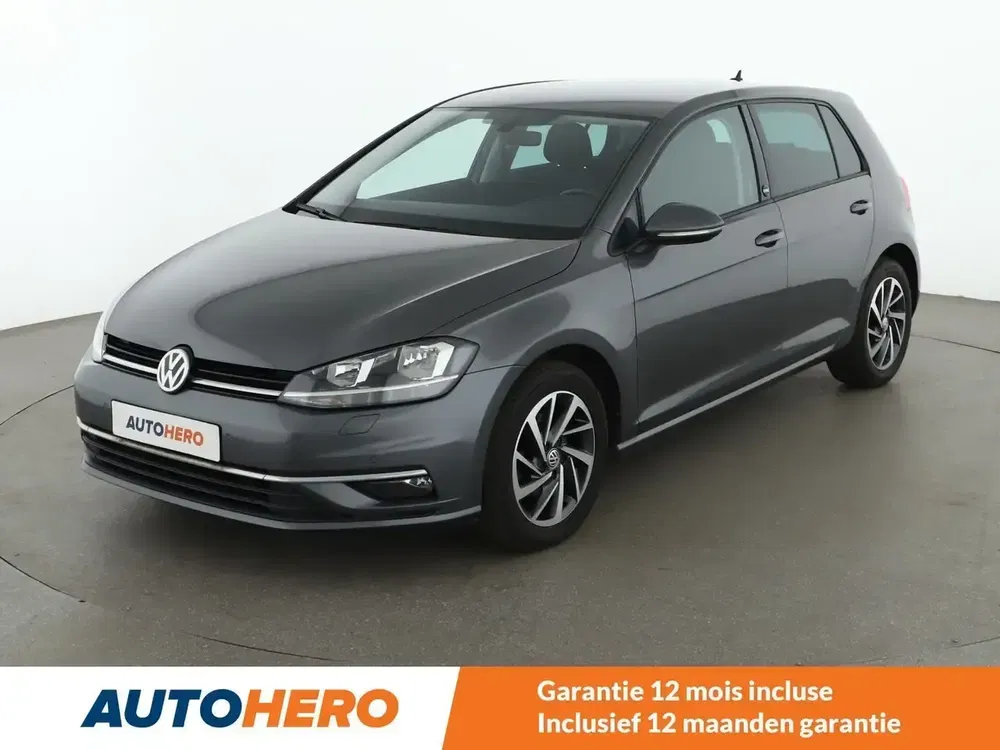 Volkswagen Golf - 0