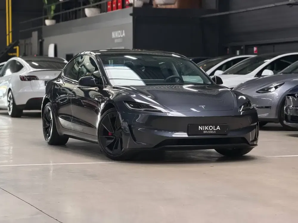 Tesla Model 3 - 0