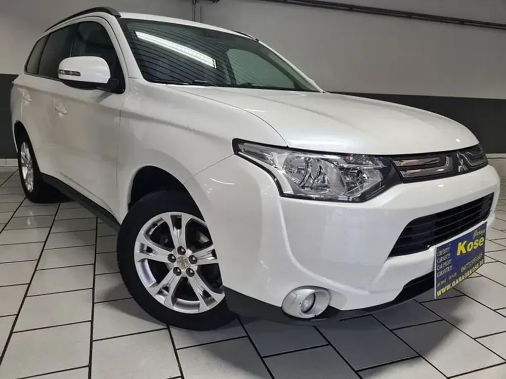 Mitsubishi Outlander - 0