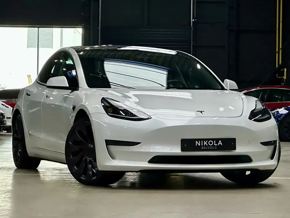 Tesla Model 3 - 0