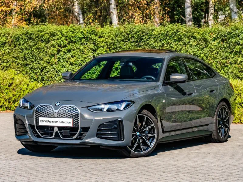 BMW i4 - 0