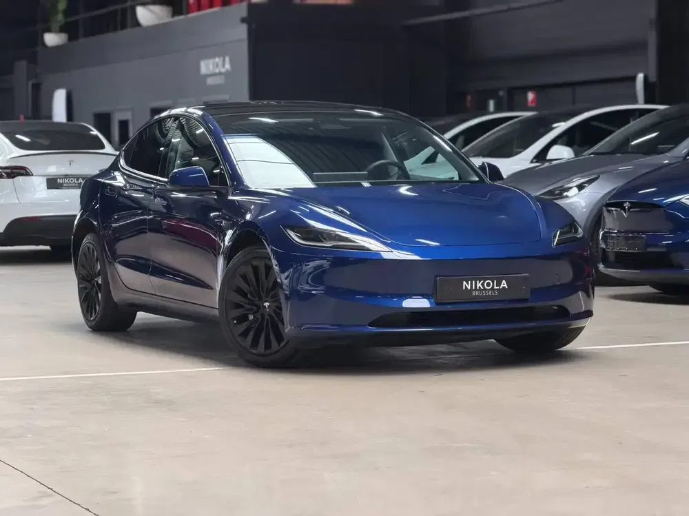 Tesla Model 3 - 0