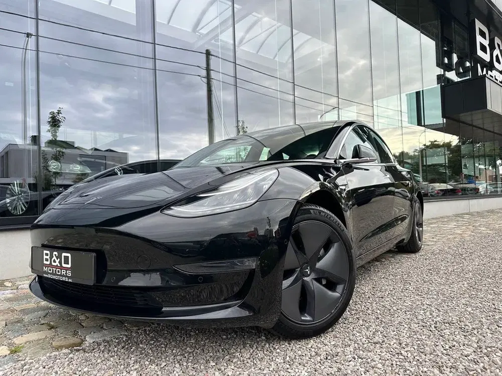 Tesla Model 3 - 0