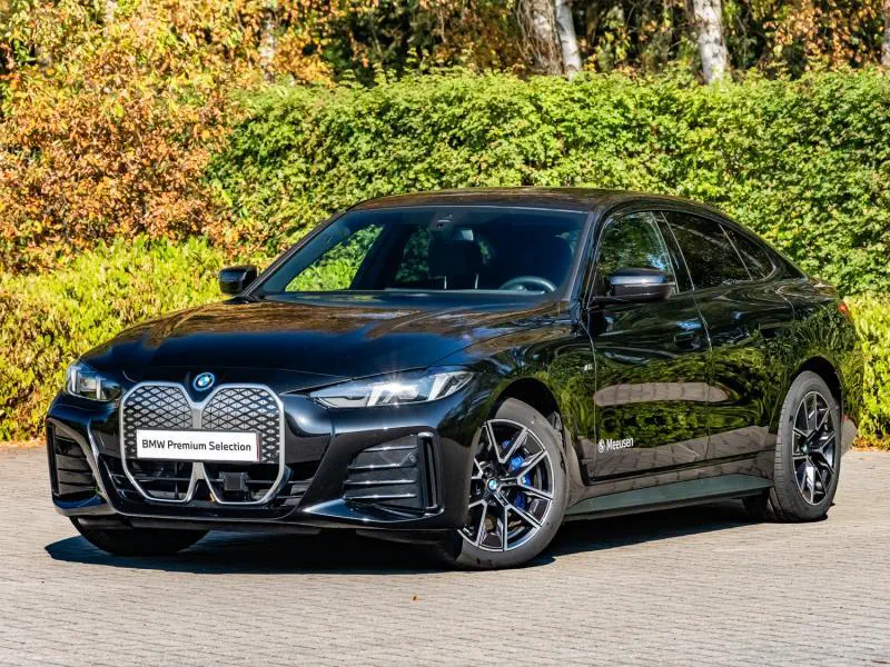BMW i4 - 0