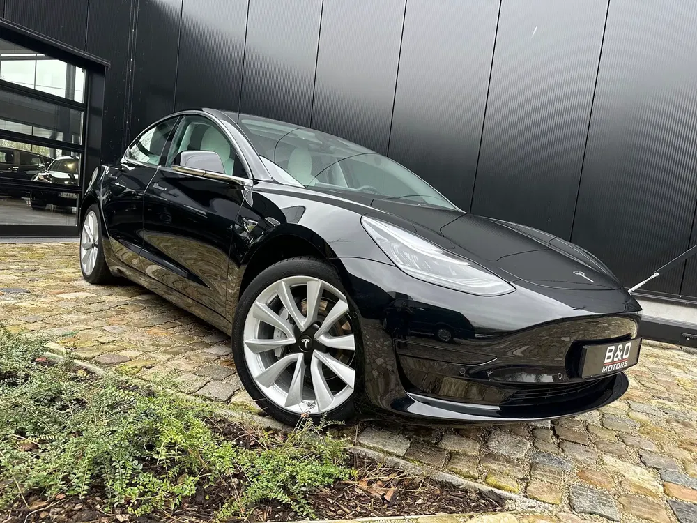 Tesla Model 3 - 0