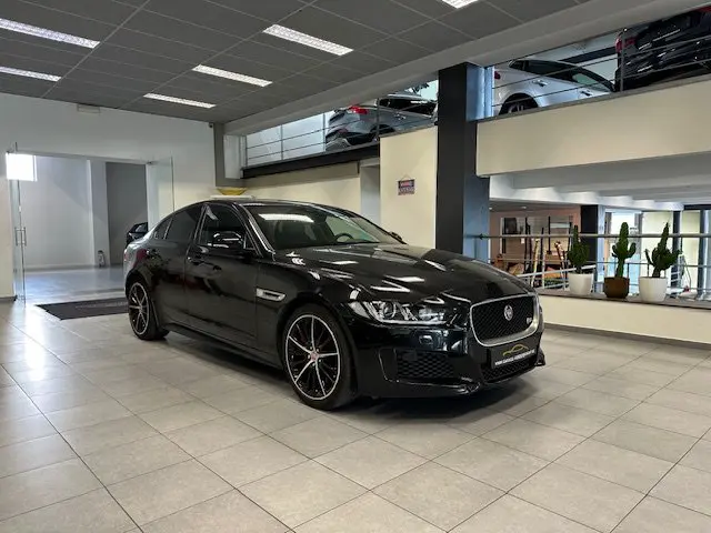 Jaguar XE - 0