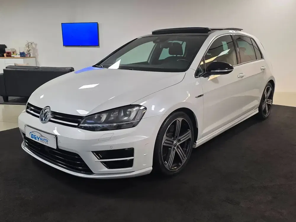 Volkswagen Golf R - 0