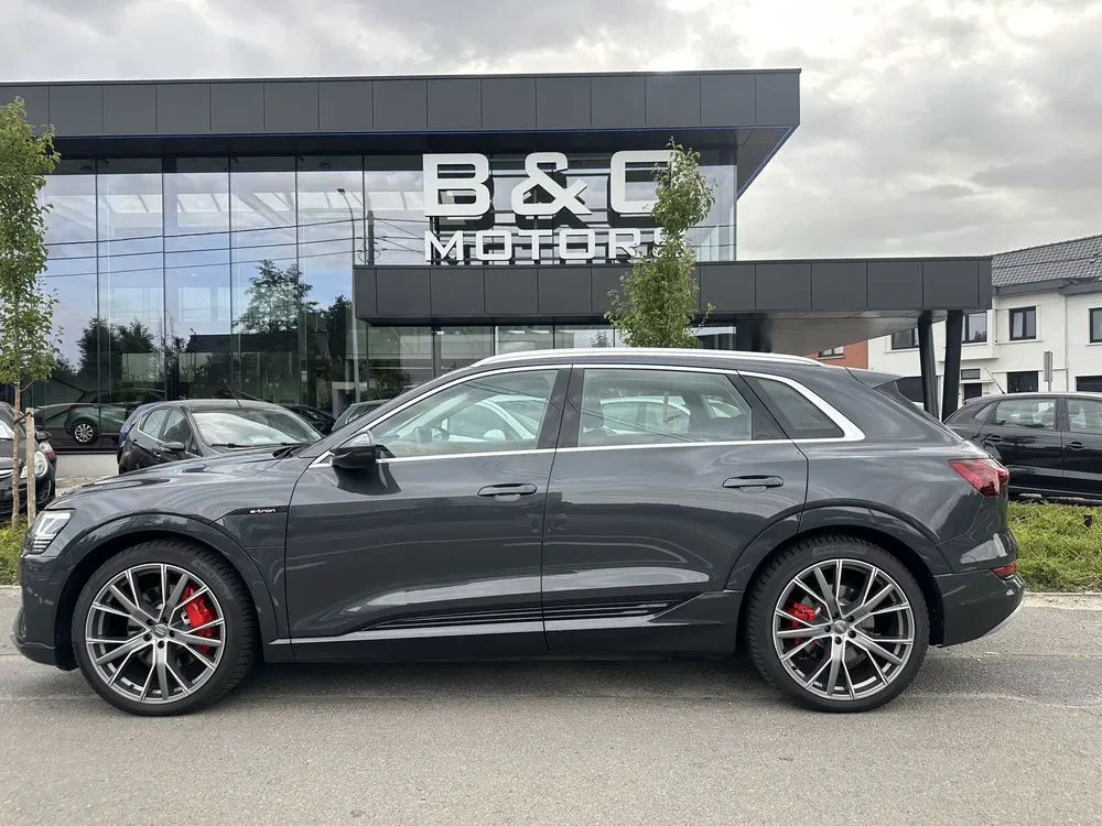 Audi e-tron - 0