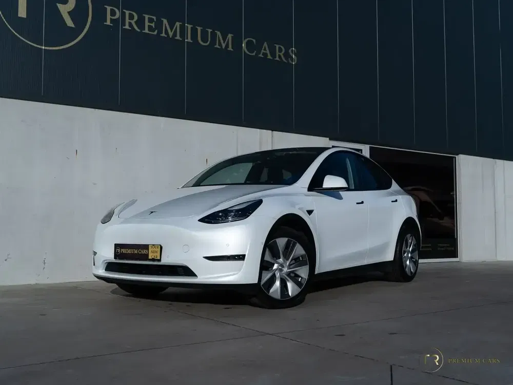 Tesla Model Y - 0