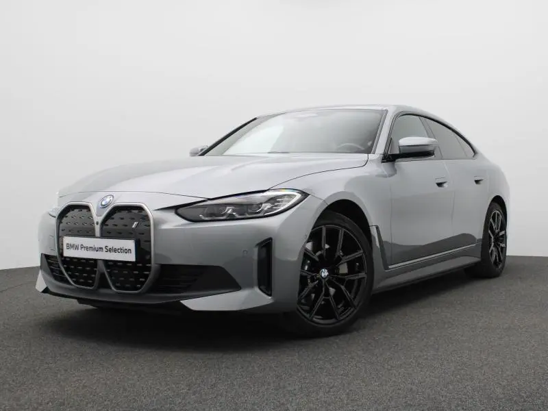 BMW i4 - 0