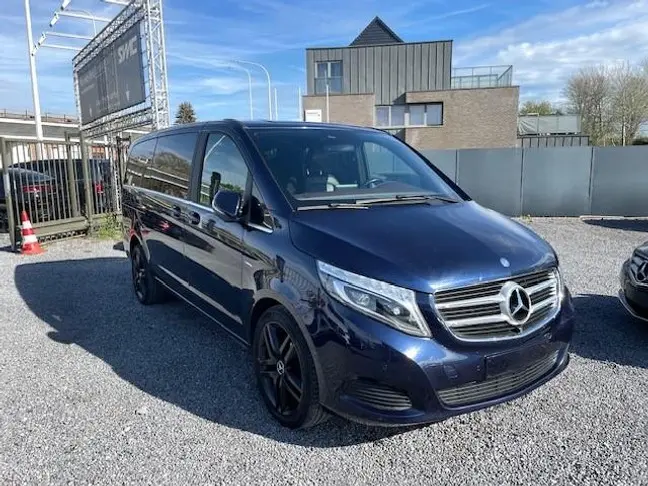 Mercedes V 220 - 0