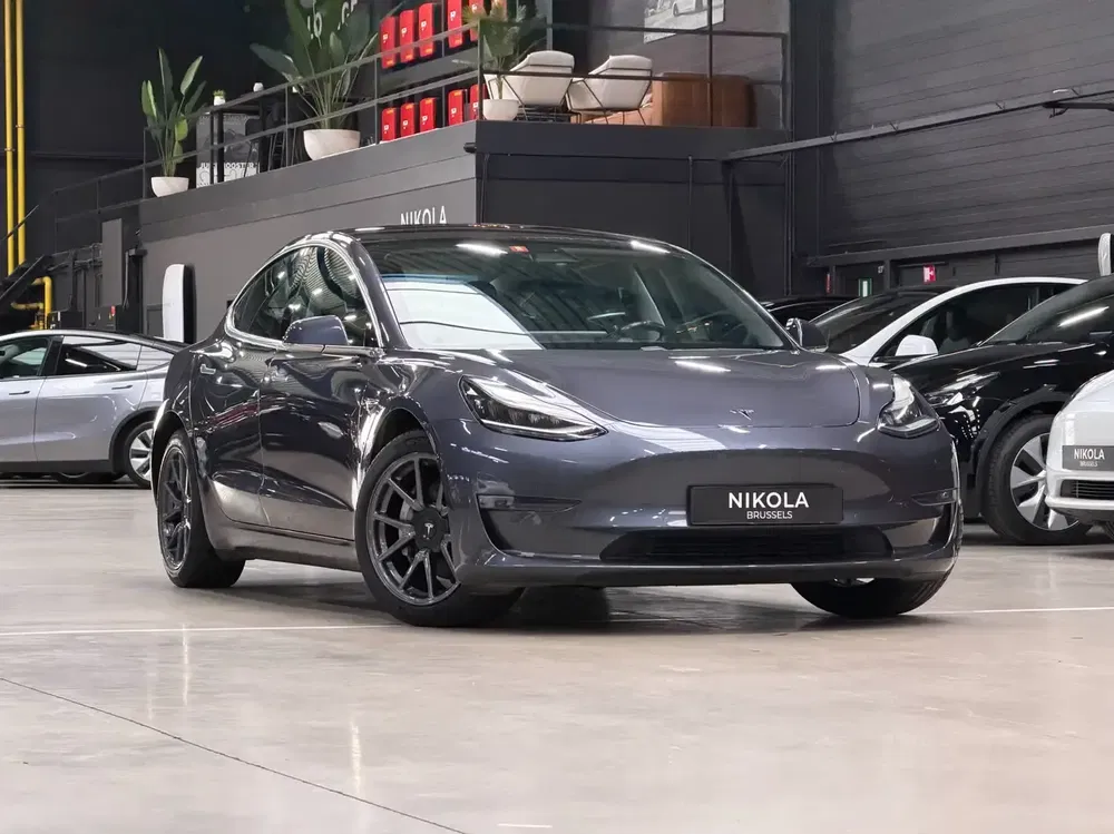 Tesla Model 3 - 0