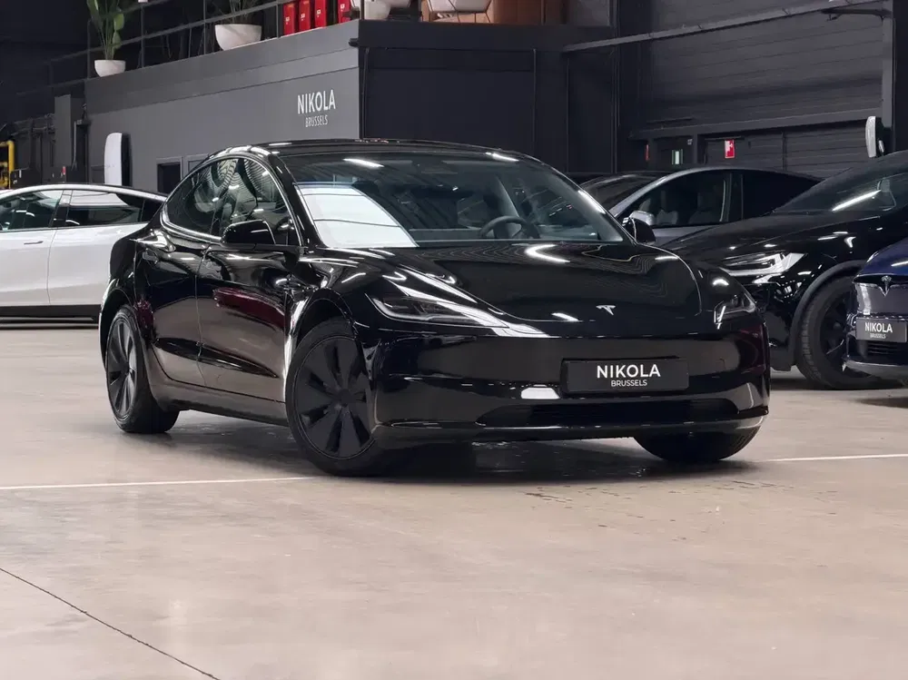 Tesla Model 3 - 0