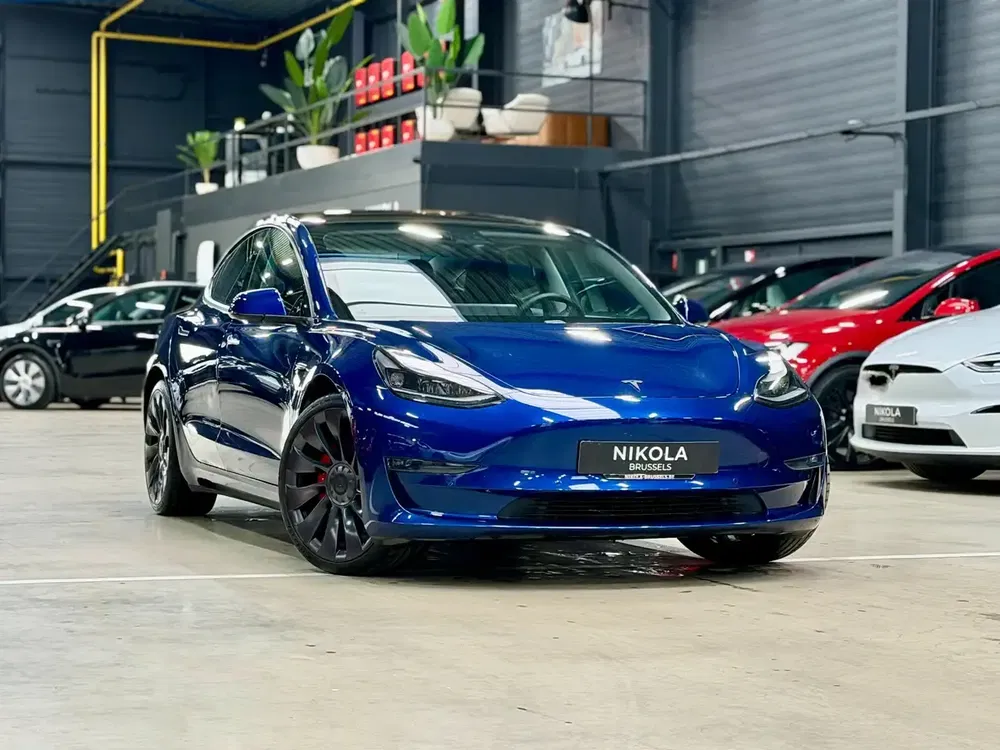 Tesla Model 3 - 0