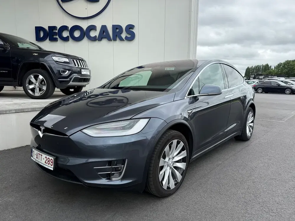 Tesla Model X - 0